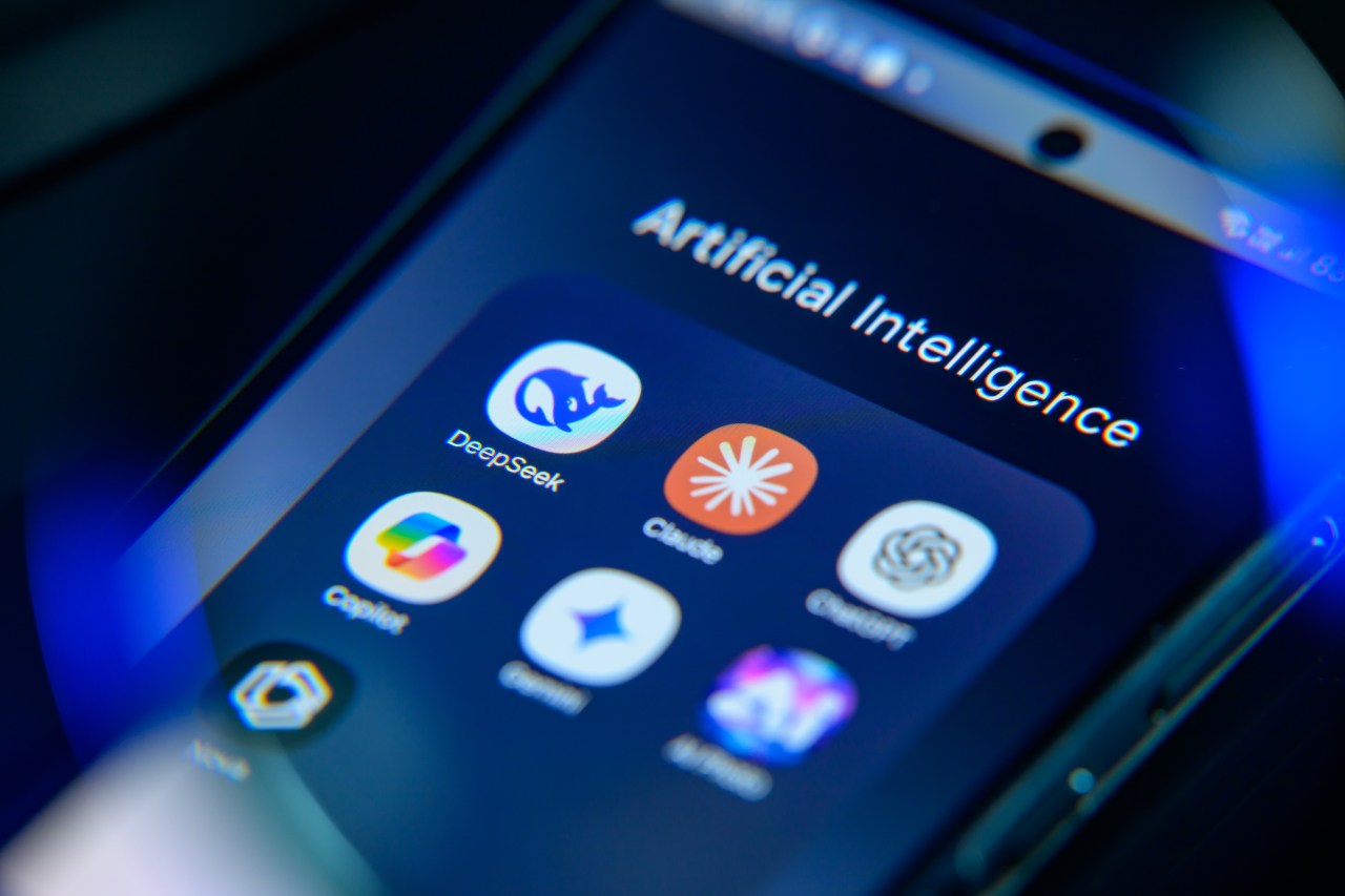 از هر 10 نوجوان آمریکایی سه نفر هر روز از چت ربات های هوش مصنوعی استفاده می کنند، اما نگرانی های ایمنی در حال افزایش است